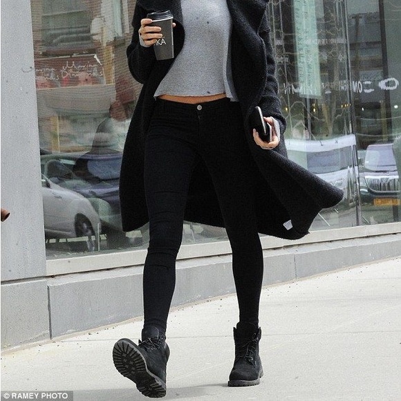 Women’s Timberland boots- black - Picture 3 of 9